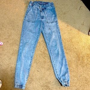 American Eagle Jogger jeans